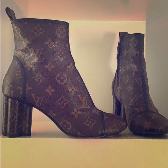 Authentic Louis Vuitton ankle boots - Picture 1 of 3